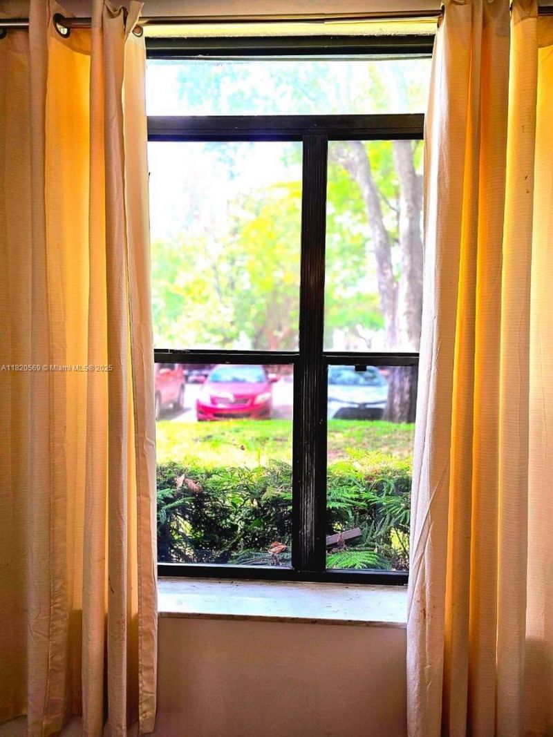 3730 Inverrary Dr, Unit H1V, Lauderhill, FL 33319 Photo