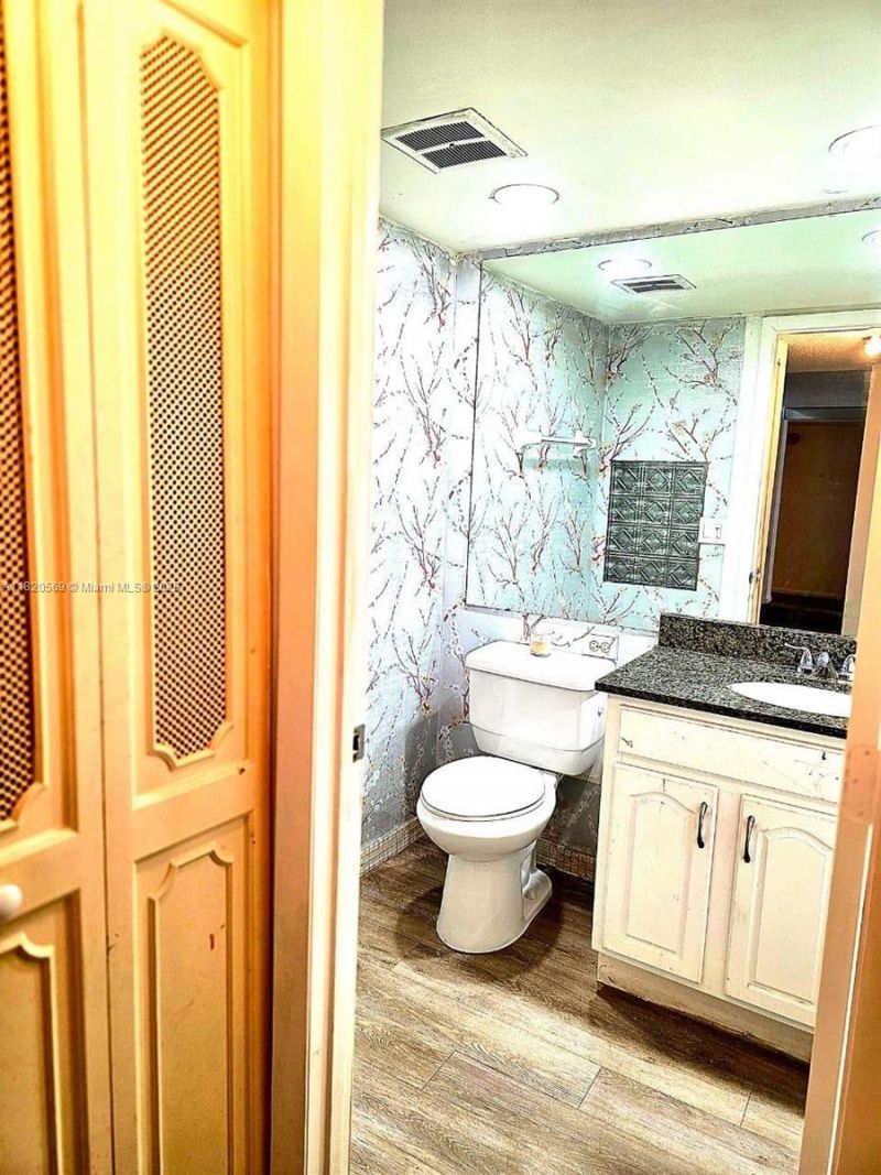 3730 Inverrary Dr, Unit H1V, Lauderhill, FL 33319 Photo