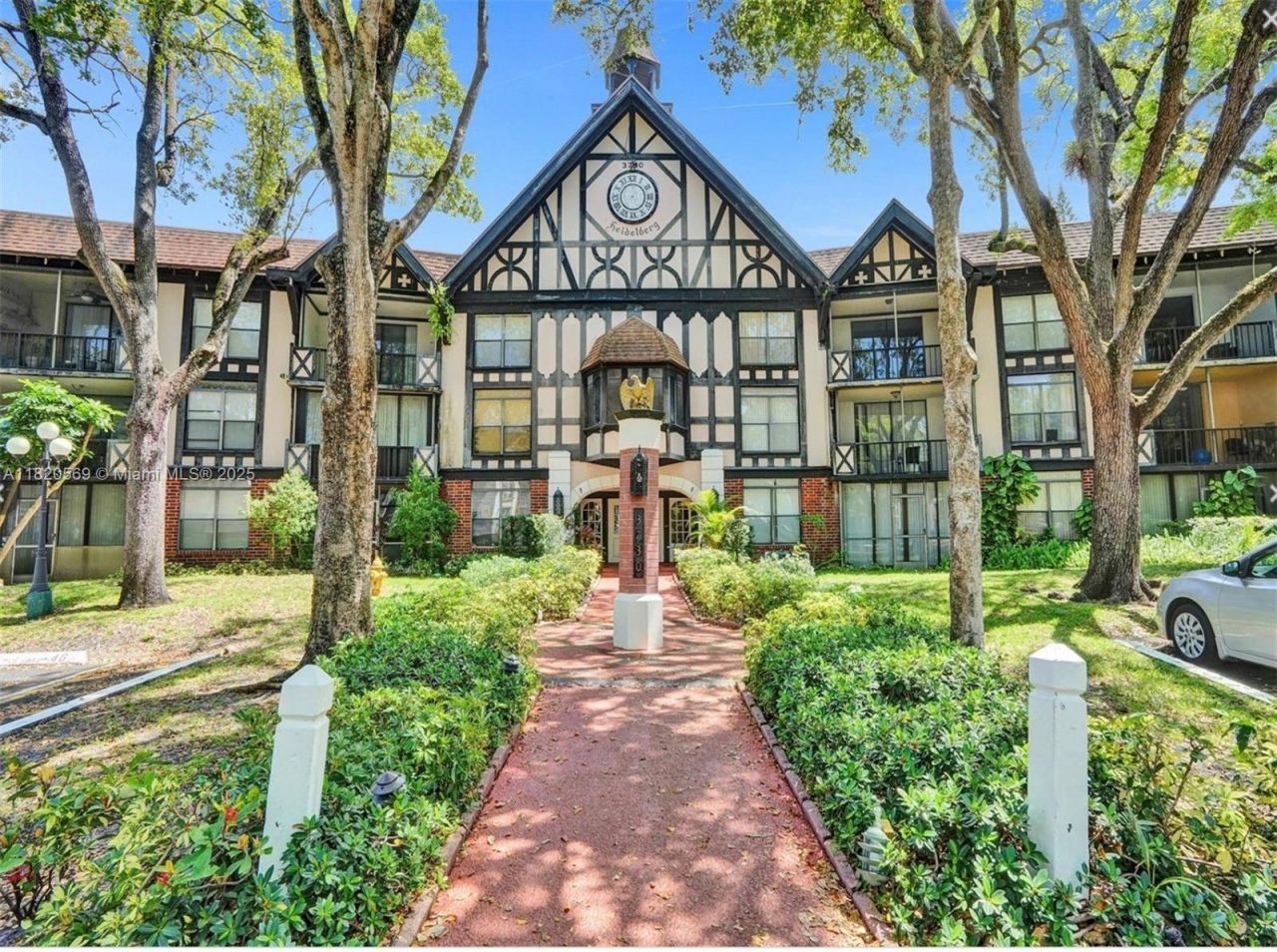 3730 Inverrary Dr, Unit H1V, Lauderhill, FL 33319 Photo