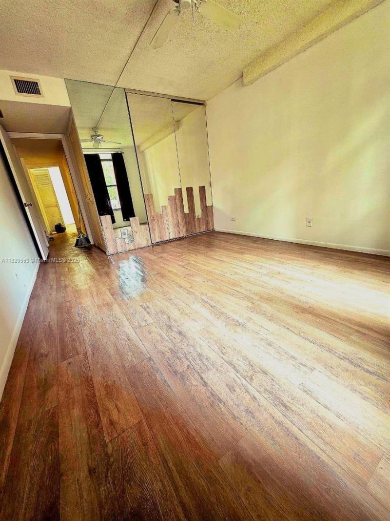 3730 Inverrary Dr, Unit H1V, Lauderhill, FL 33319 Photo