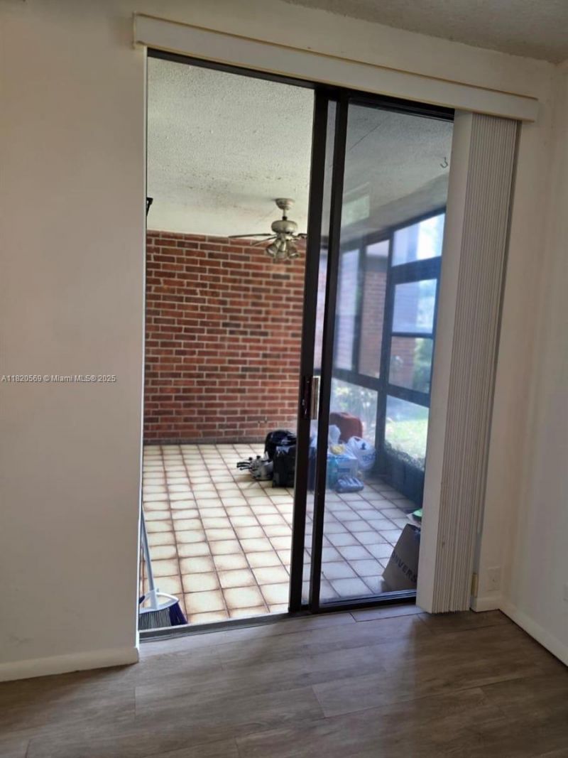 3730 Inverrary Dr, Unit H1V, Lauderhill, FL 33319 Photo