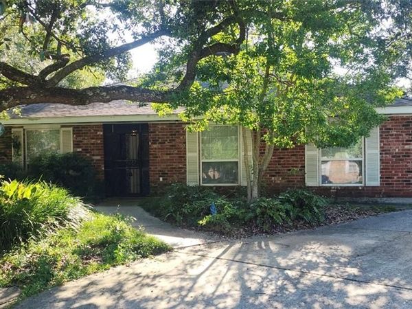 105 PARKBROOK Circle, Slidell, LA 70460