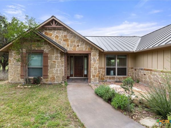 215 Maverick Circle, Horseshoe Bay, TX 78657