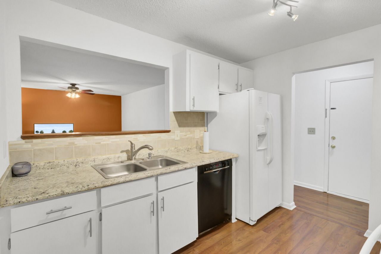 103 Greencastle Drive Photo 5