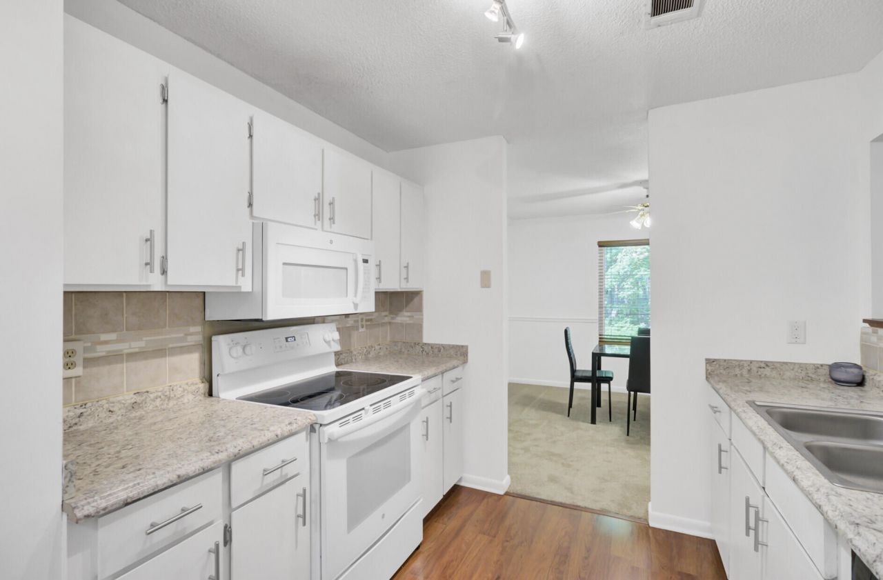 103 Greencastle Drive Photo 7