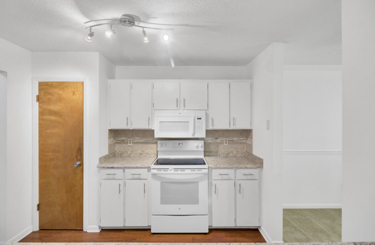 103 Greencastle Drive Photo 8