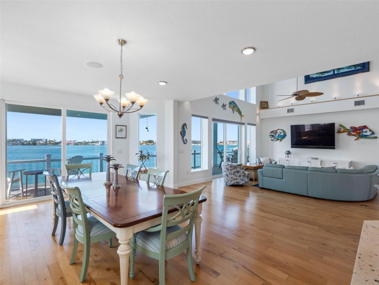 11000 8th Street E, Treasure Island, FL 33706 Photo