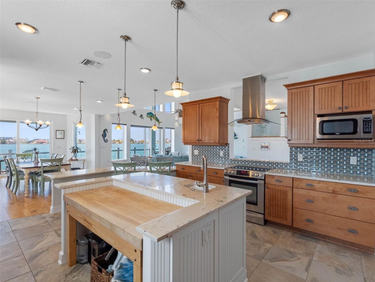 11000 8th Street E, Treasure Island, FL 33706 Photo