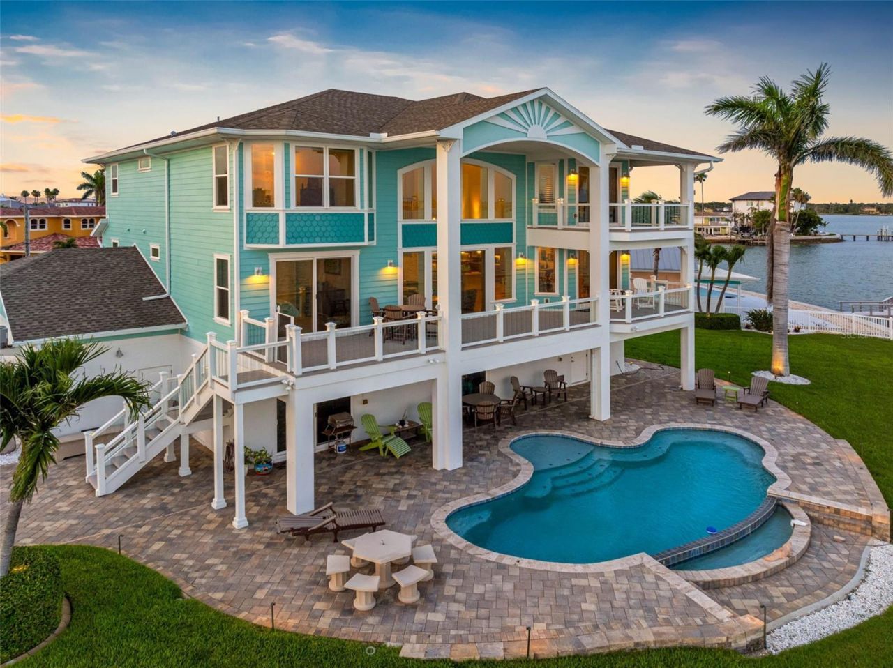 11000 8th Street E, Treasure Island, FL 33706 Photo