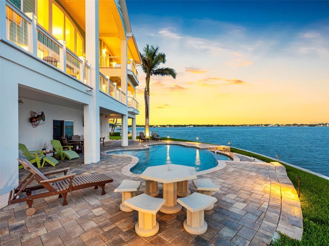 11000 8th Street E, Treasure Island, FL 33706 Photo