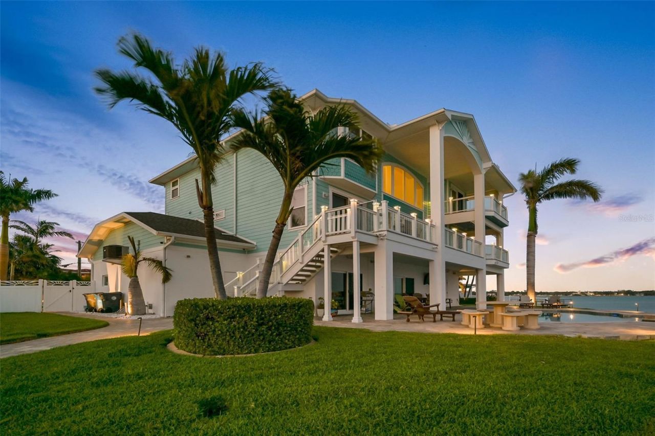 11000 8th Street E, Treasure Island, FL 33706 Photo