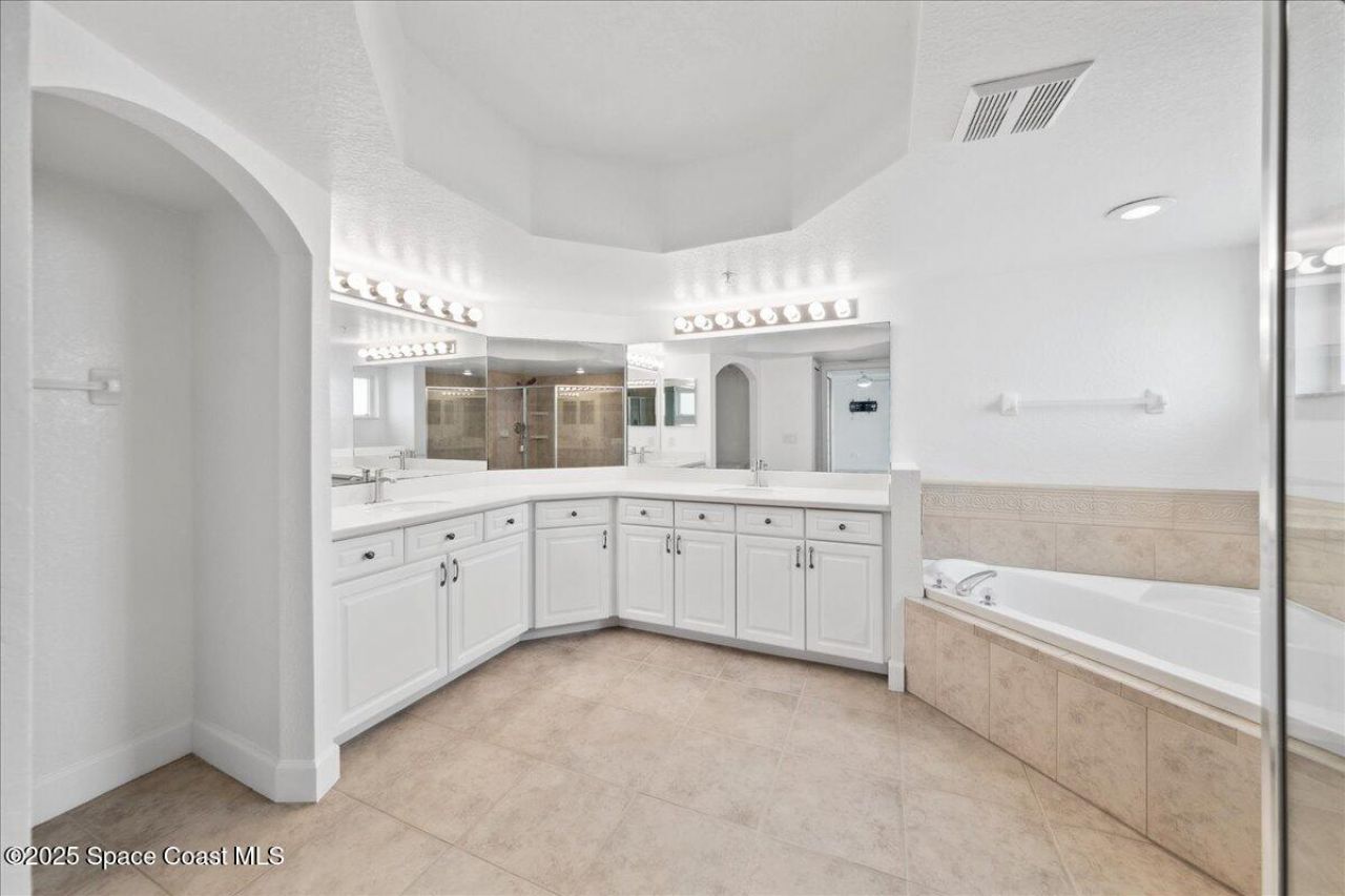 1965 Highway A1a, Unit 302, Indian Harbor Beach, FL 32937 Photo