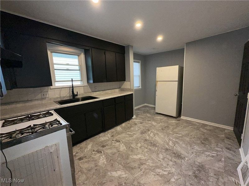 439 Birchwood Avenue, Akron, OH 44310 Photo 7