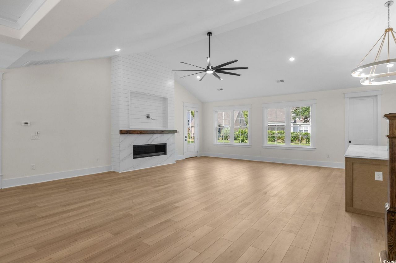 287 All Saints Loop Photo 16