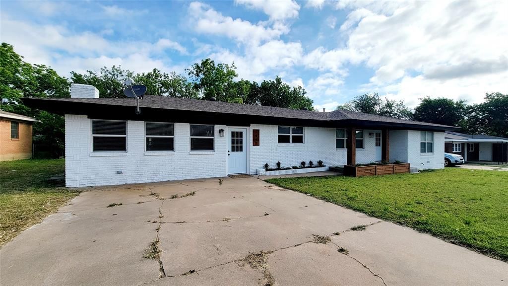 1447 W Lingleville Road, Stephenville, TX 76401 Main Photo