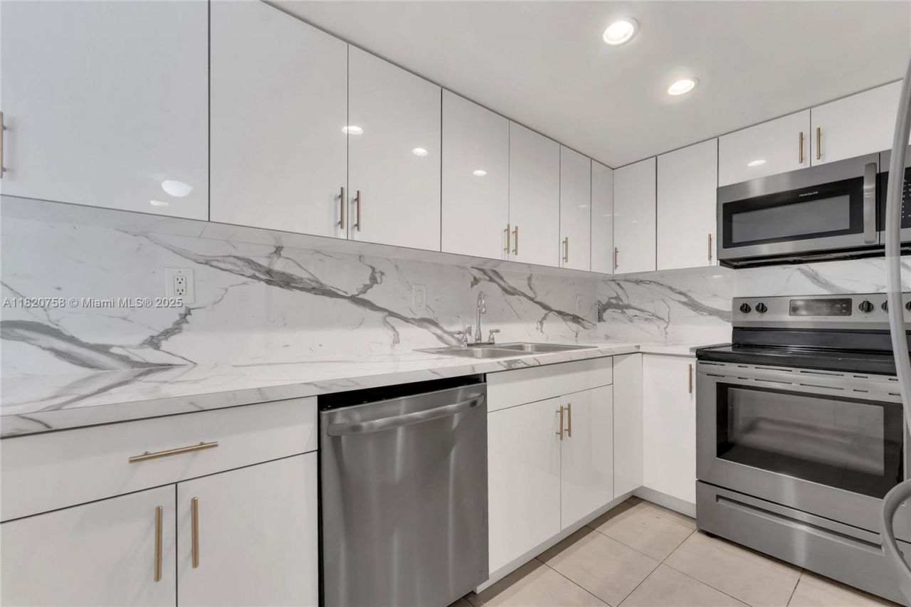 14388 SW 96th Ln, Miami, FL 33186 Photo