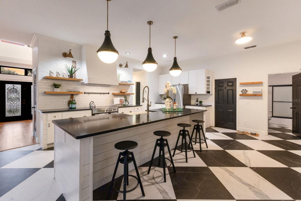 9122 16th Avenue Circle Nw, Bradenton, FL 34209 Photo