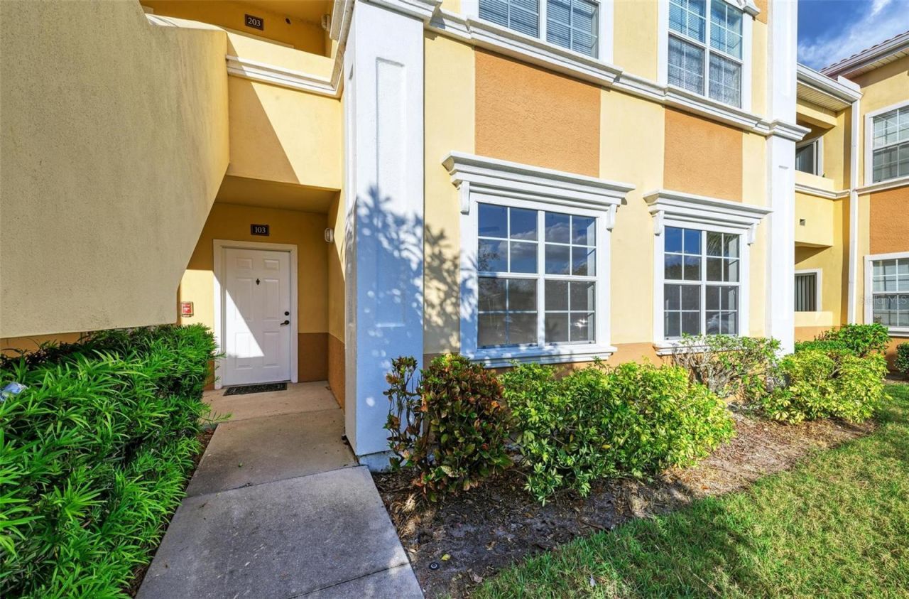3005 Chianti Court, Unit 103, Sarasota, FL 34237 Photo