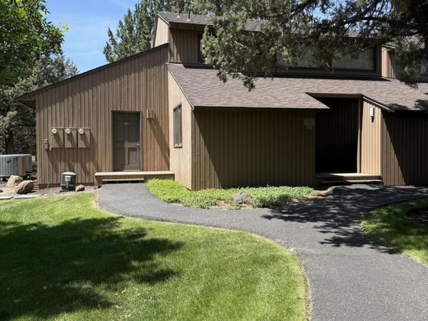 1987 Redtail Hawk Drive, Unit RV16C, Redmond, OR 97756