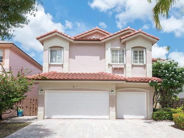10873 NW 71st St, Doral, FL 33178
