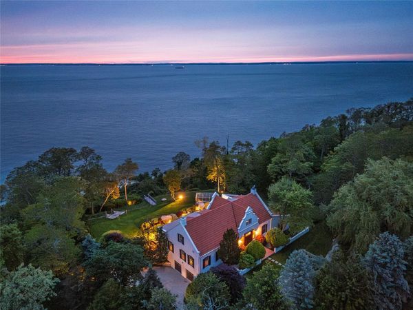 215 Hillcrest Drive N, Orient, NY 11957