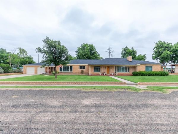 503 S CENTRAL Avenue, Knox City, TX 79529