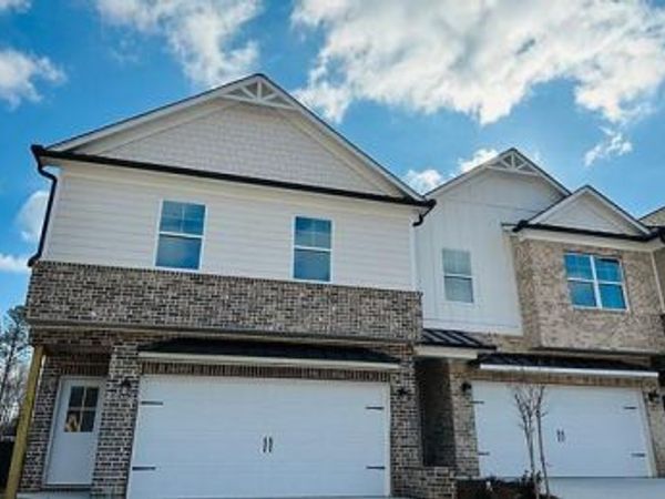 37 Creekside Commons Drive, Hoschton, GA 30548