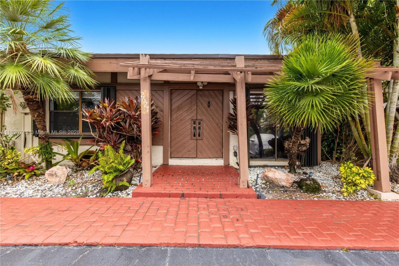 2627 S Parkview Dr, Unit 2627, Hallandale Beach, FL 33009 Photo