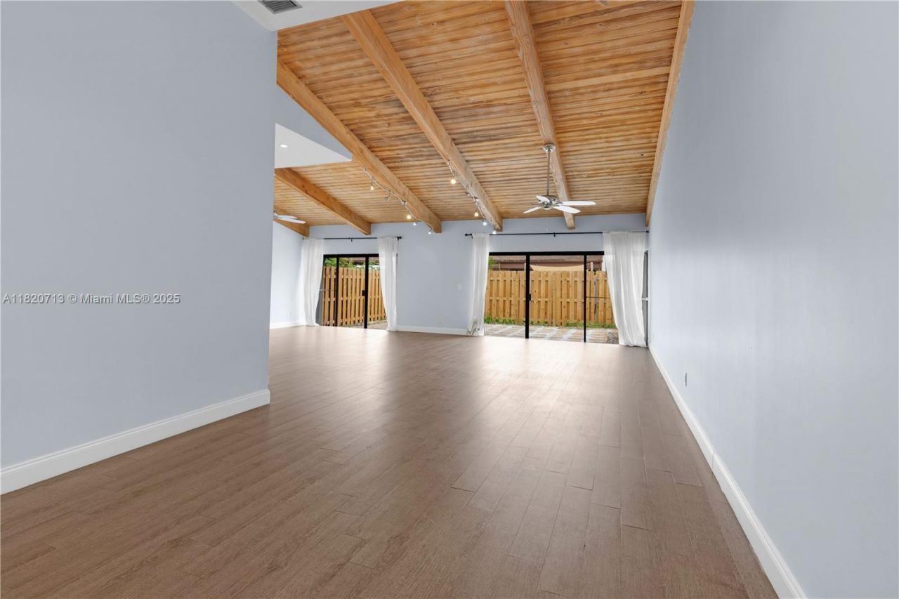 2627 S Parkview Dr, Unit 2627, Hallandale Beach, FL 33009 Photo