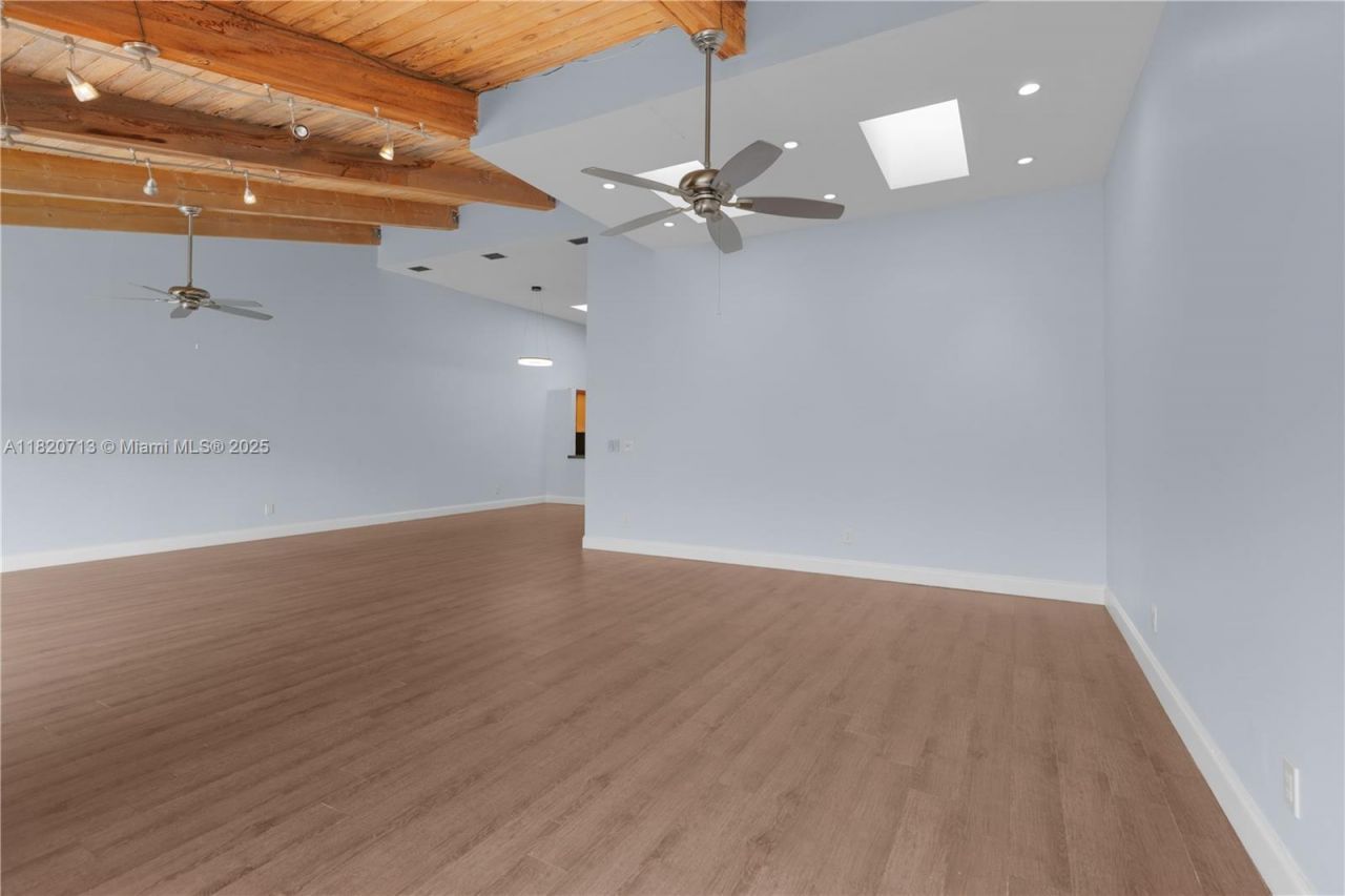 2627 S Parkview Dr, Unit 2627, Hallandale Beach, FL 33009 Photo