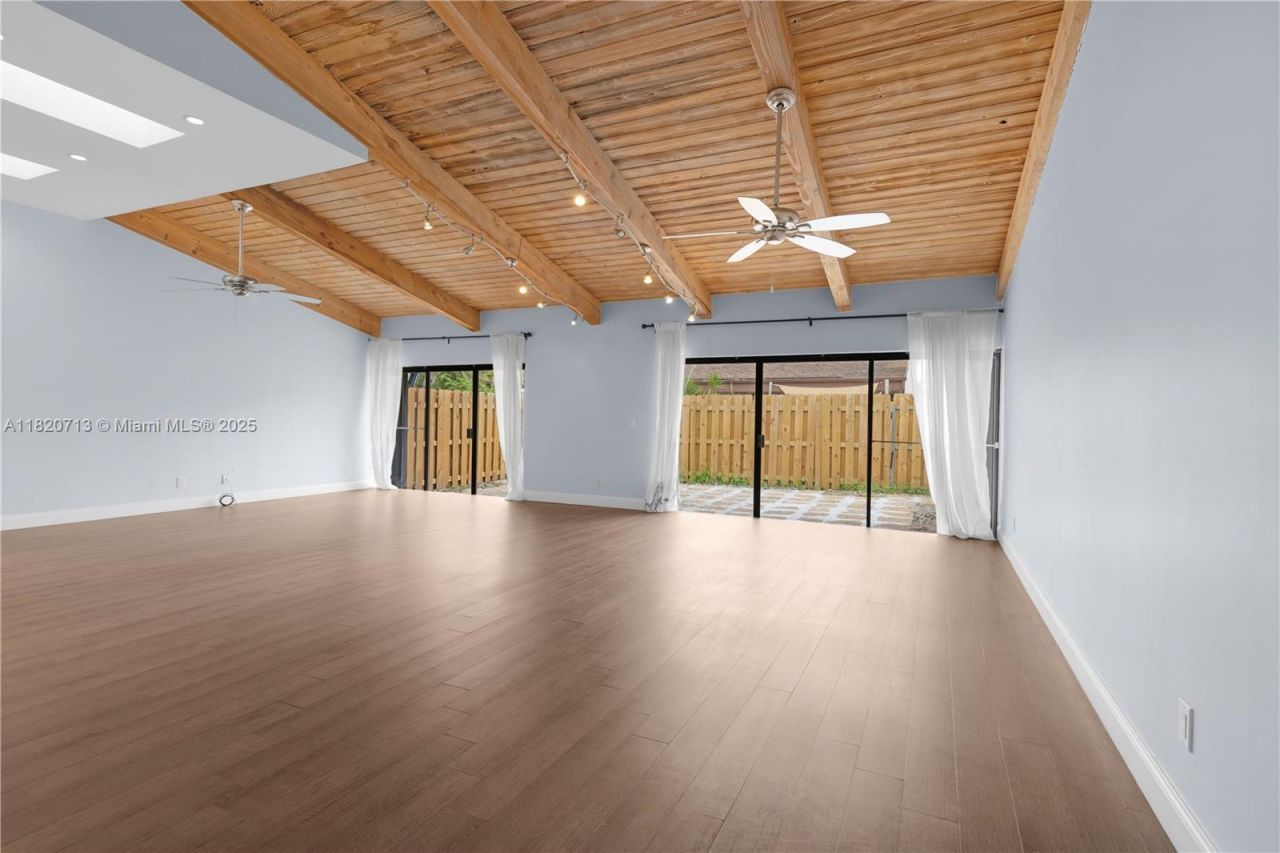 2627 S Parkview Dr, Unit 2627, Hallandale Beach, FL 33009 Photo