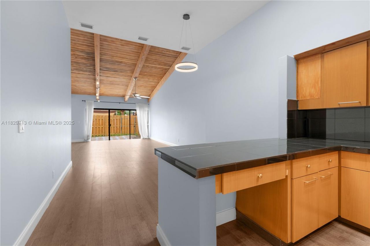 2627 S Parkview Dr, Unit 2627, Hallandale Beach, FL 33009 Photo