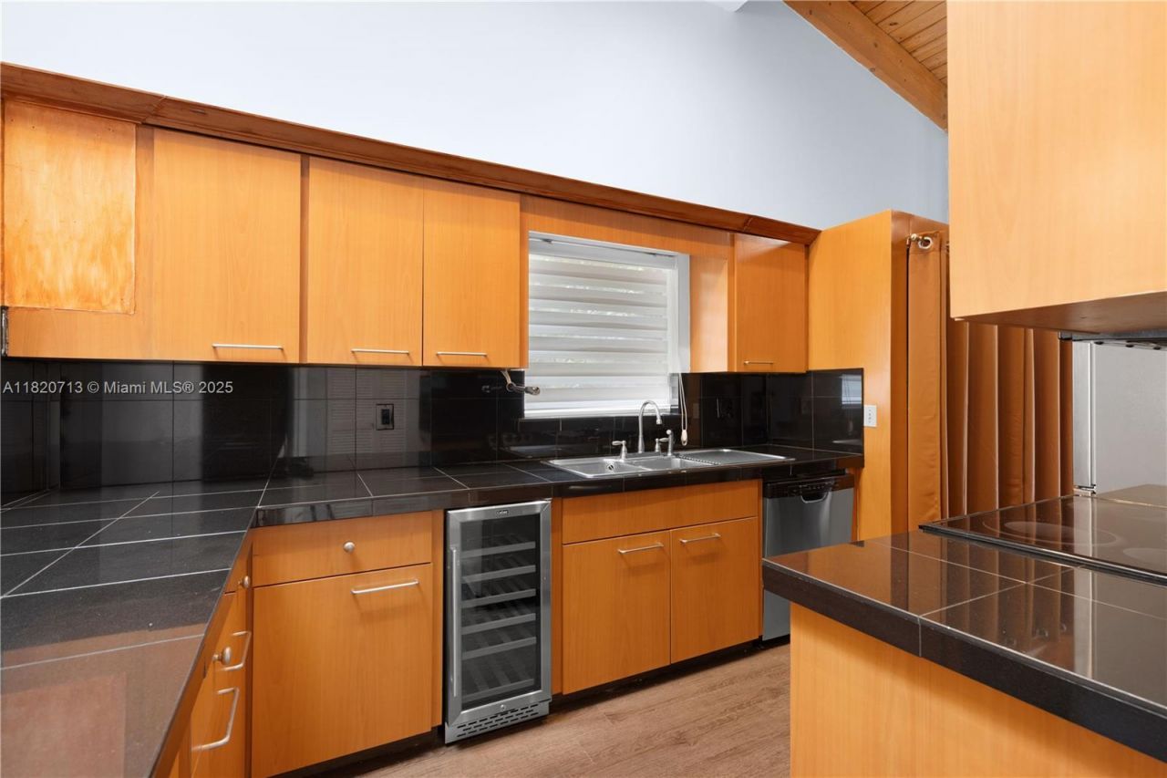 2627 S Parkview Dr, Unit 2627, Hallandale Beach, FL 33009 Photo