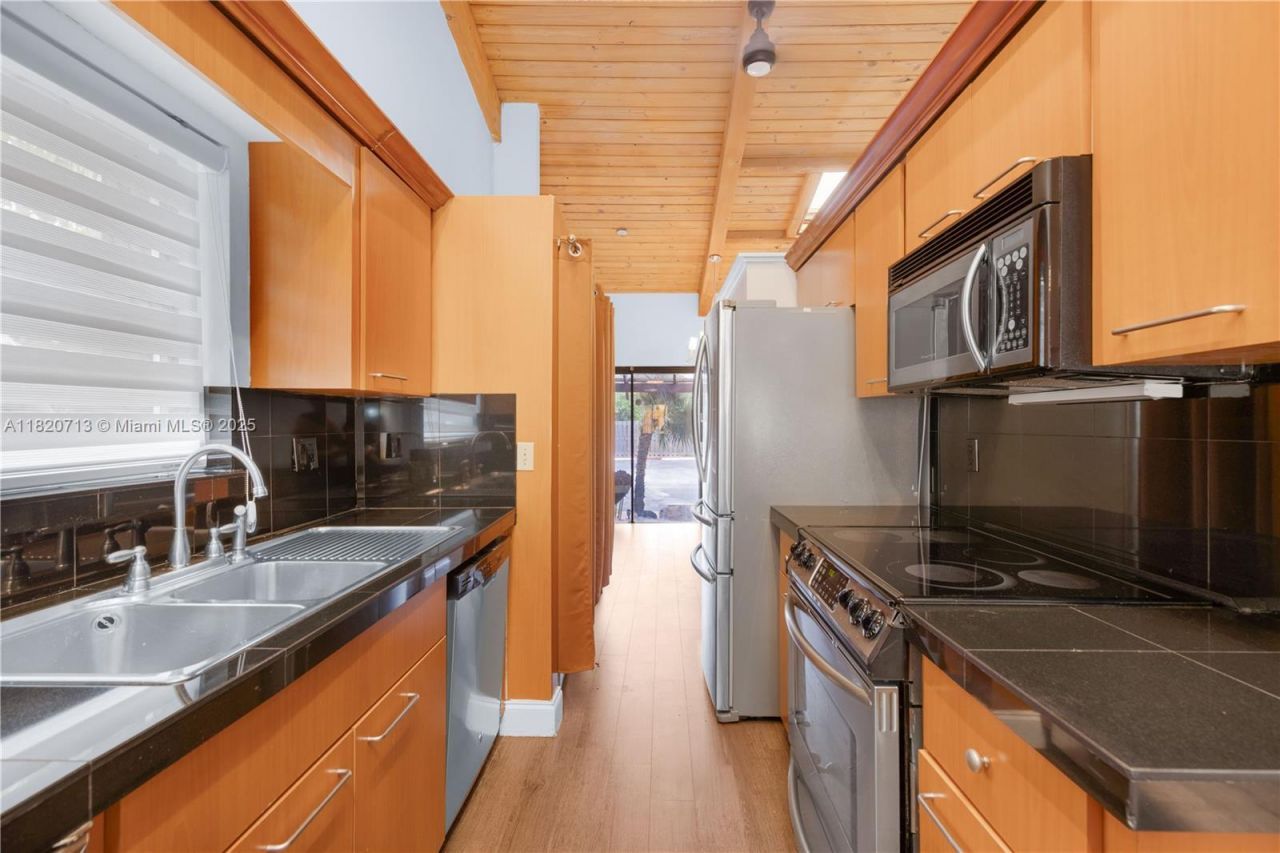 2627 S Parkview Dr, Unit 2627, Hallandale Beach, FL 33009 Photo