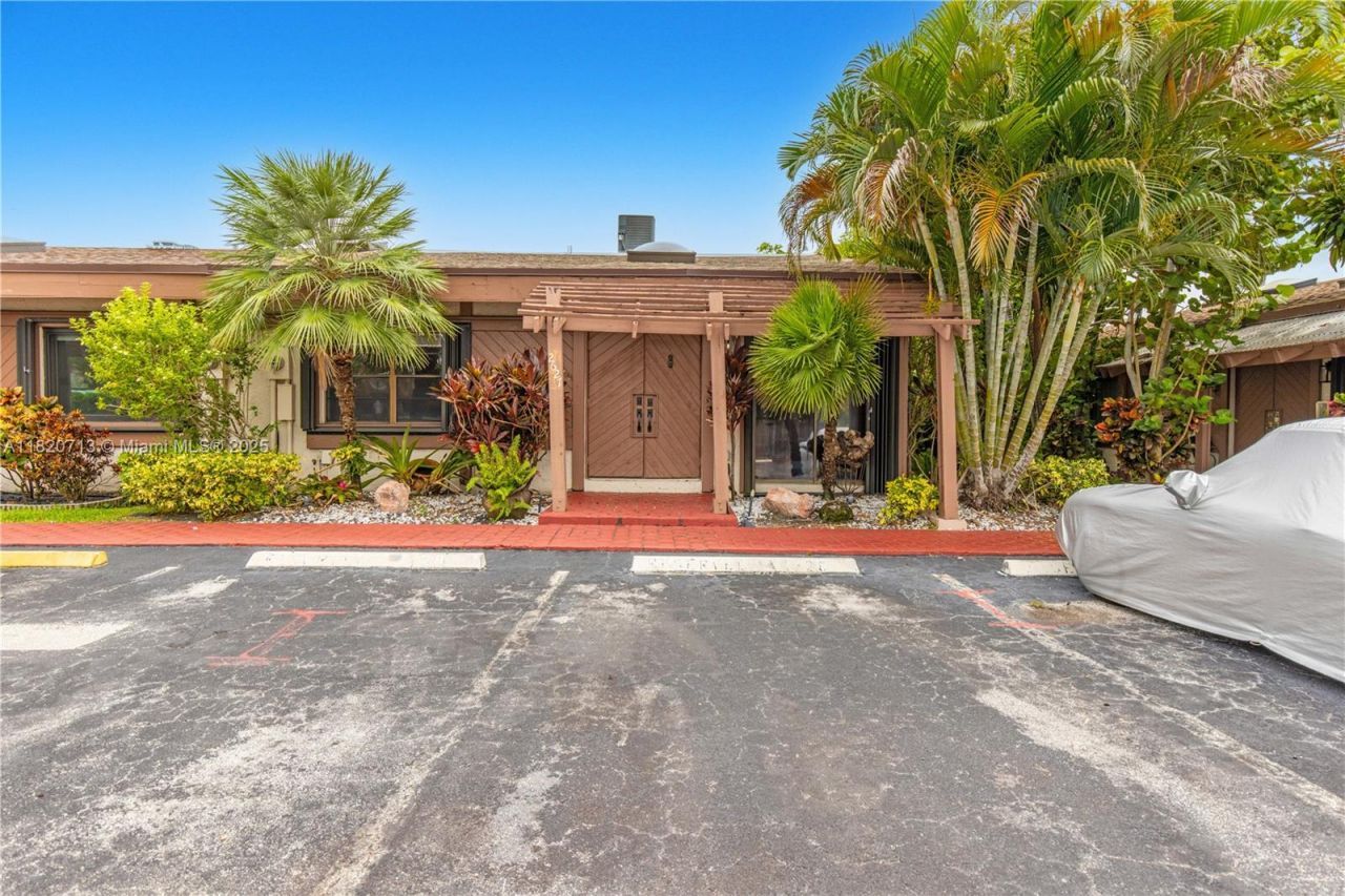 2627 S Parkview Dr, Unit 2627, Hallandale Beach, FL 33009 Photo