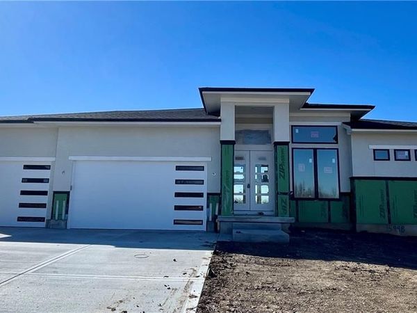 15998 S Twilight Lane, Olathe, KS 66062