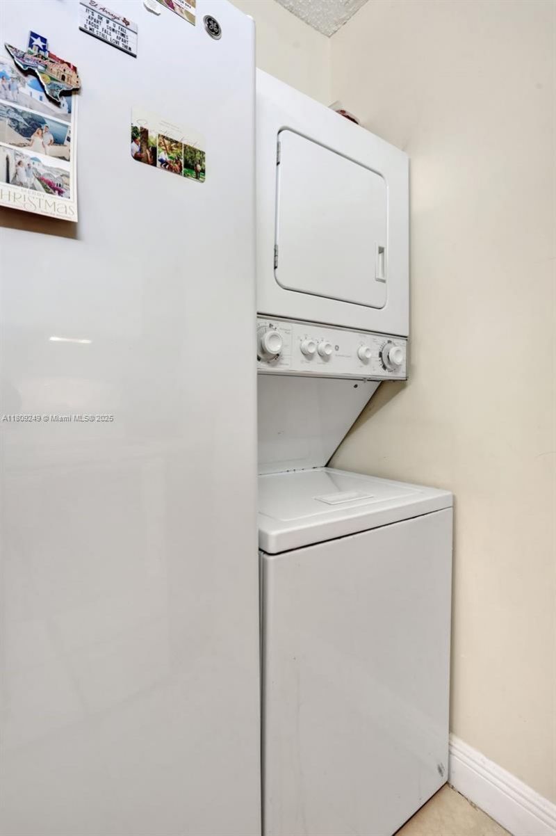 826 Twin Lakes Dr, Unit 18-D, Coral Springs, FL 33071 Photo