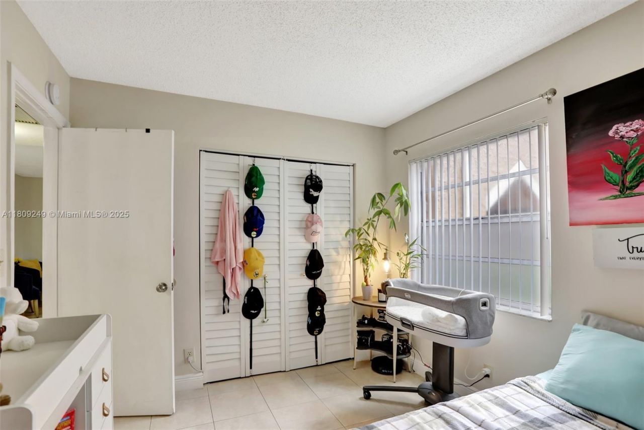 826 Twin Lakes Dr, Unit 18-D, Coral Springs, FL 33071 Photo