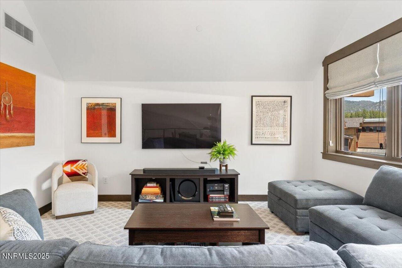 33 Beach Club Drive, Unit 506, Stateline, NV 89449 Photo