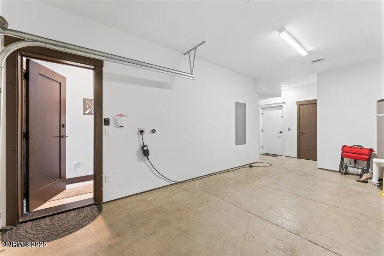 33 Beach Club Drive, Unit 506, Stateline, NV 89449 Photo