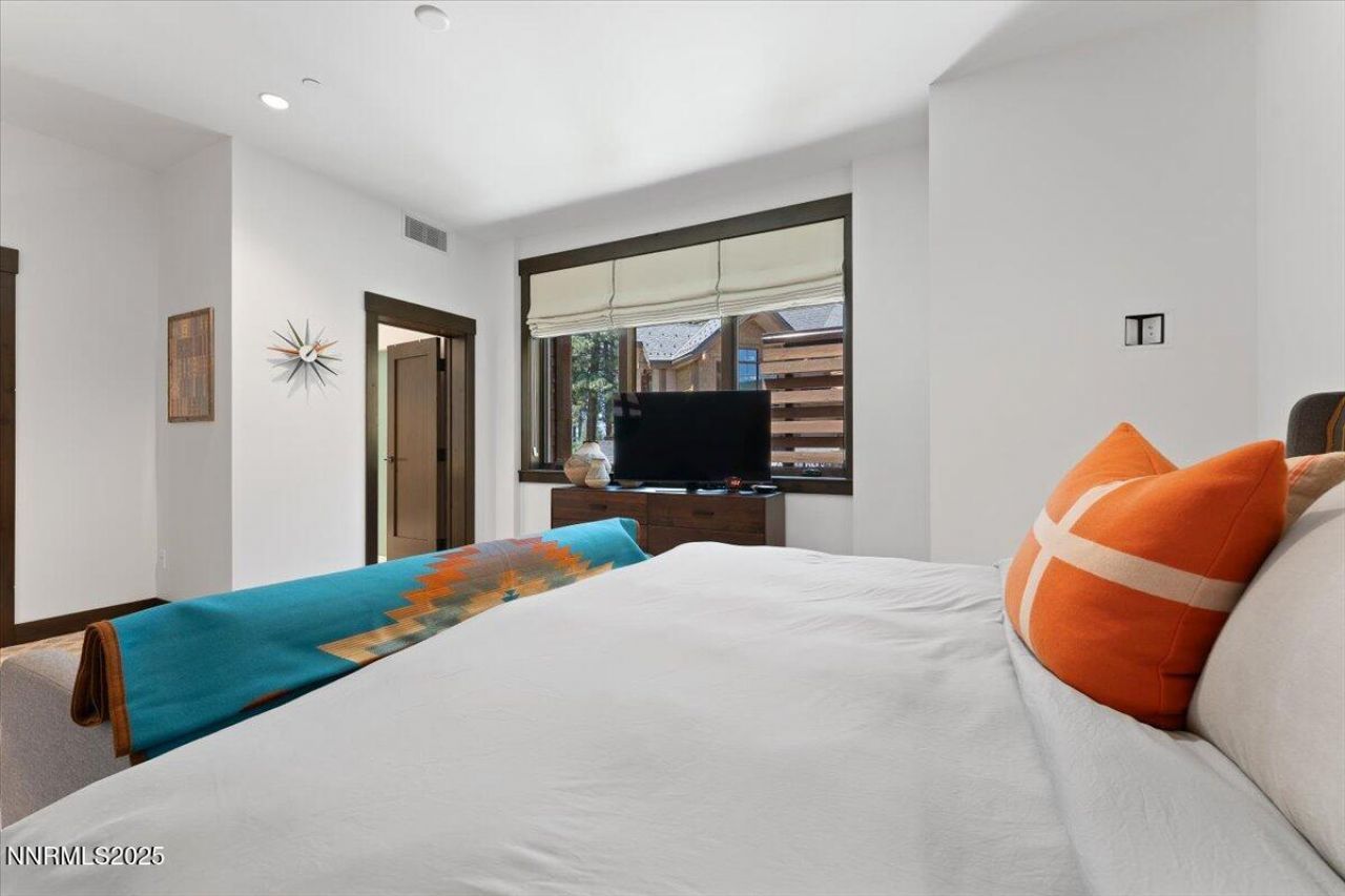 33 Beach Club Drive, Unit 506, Stateline, NV 89449 Photo