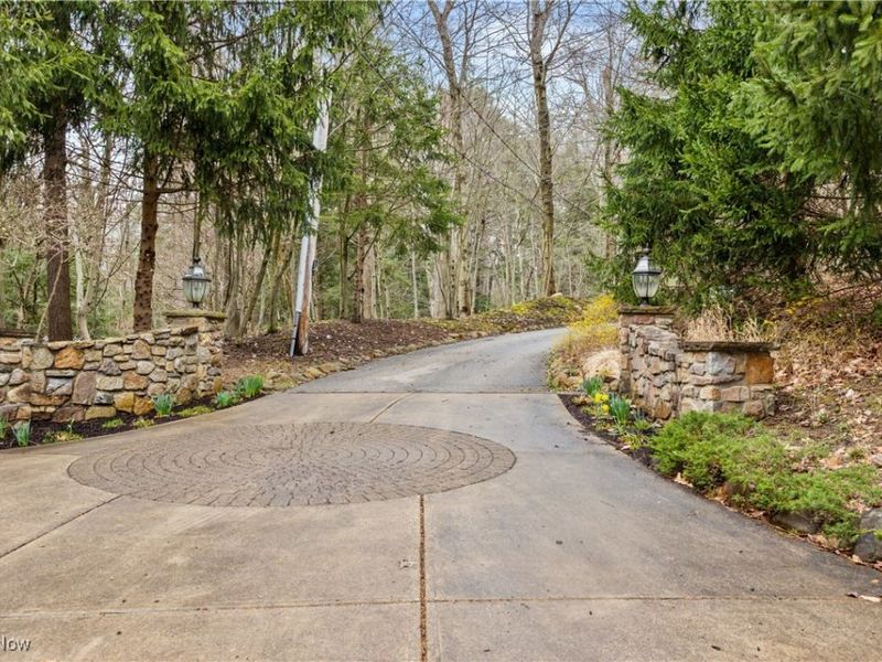 1364 Echo Glen, Gates Mills, OH 44040 Photo 8