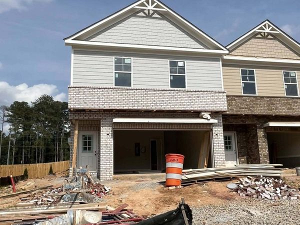 37 Creekside Commons Drive, Hoschton, GA 30548