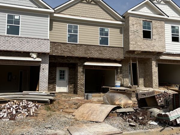 41 Creekside Commons Drive, Hoschton, GA 30548