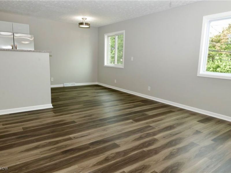 2382 Mogadore Road, Akron, OH 44312 Photo 10