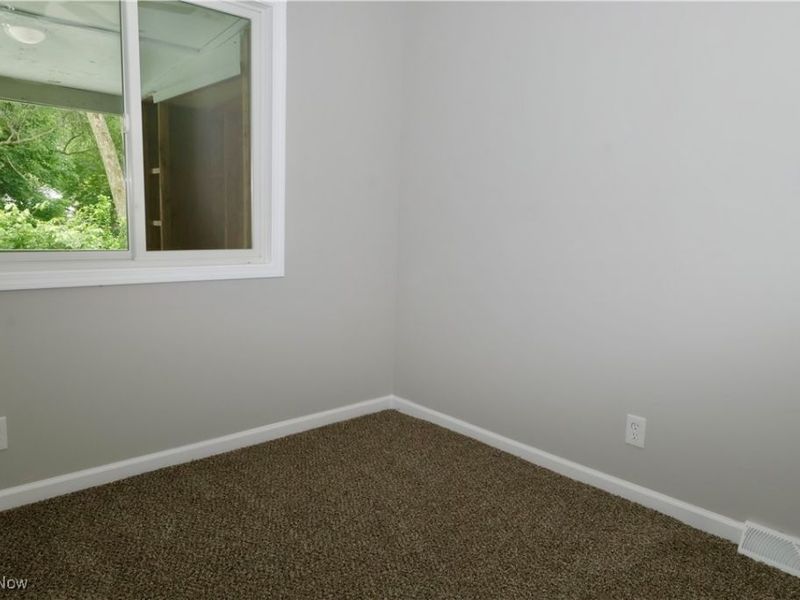 2382 Mogadore Road, Akron, OH 44312 Photo 22