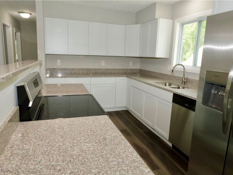 2382 Mogadore Road, Akron, OH 44312 Photo 4