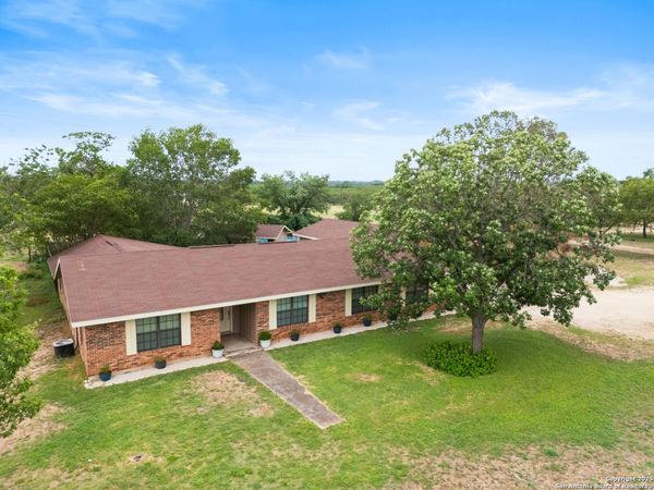 1373 County Road 373, Uvalde, TX 78801