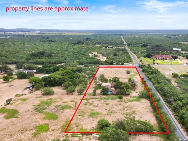 1373 County Road 373, Uvalde, TX 78801