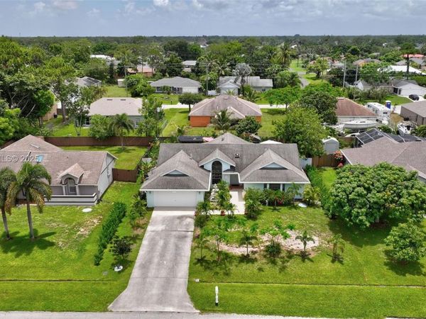 502 SE Guava Ter, Port St. Lucie, FL 34983